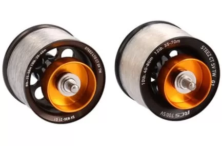 適性量のラインが巻かれたベイトリールのスプール（ダイワ）画像